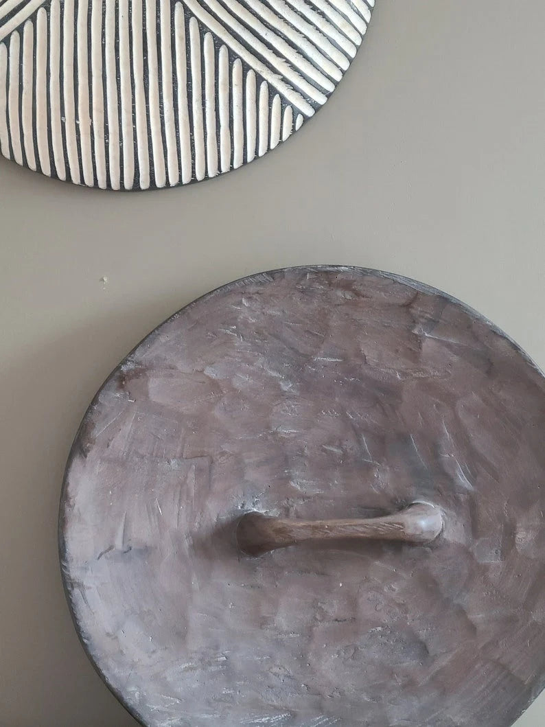 Wooden shield round